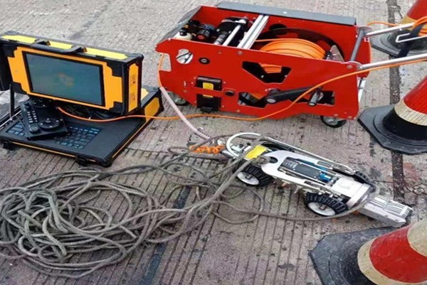 聂荣CCTV管道检测机器人